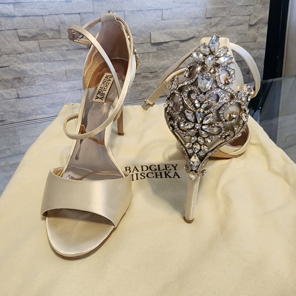 badgley mischka bridal heels